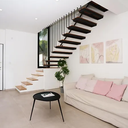 Wealthystays 2br Retreat , 5min Walk To 펜션 프로타라스