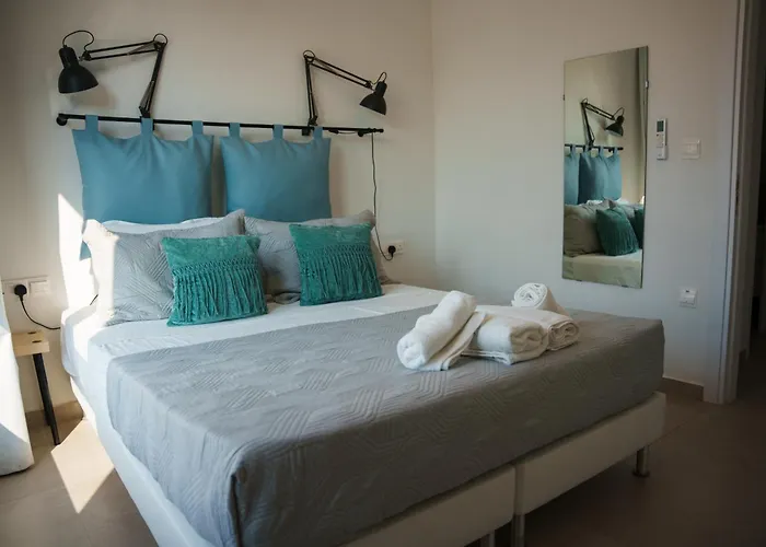 Wealthystays 2br Retreat , 5min Walk To Hébergement de vacances Protaras