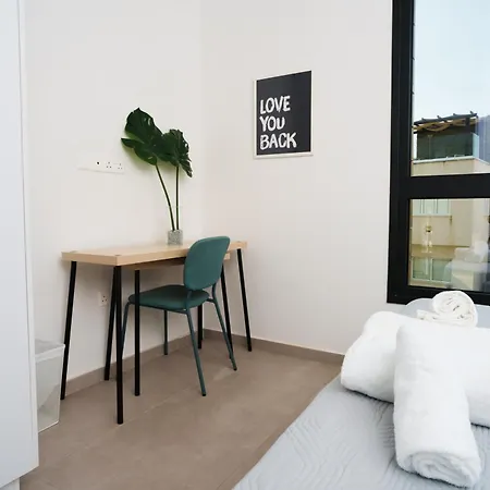 Wealthystays 2br Retreat , 5min Walk To Feriehus Protaras
