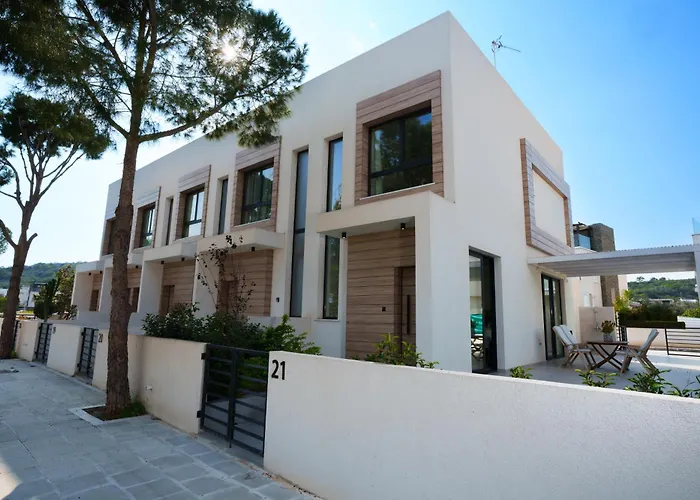 Wealthystays 2br Retreat , 5min Walk To Сasa de vacaciones